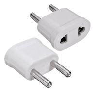 Adattatore  - Da Spina tipo A (USA) a Spina tipo F (UE)  - Tensione 250V AC - Corrente massima in uscita 10 A - Colore bianco